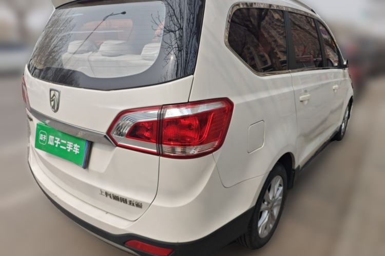Used Baojun 730 2014 1.5L manual standard trim 7 seats