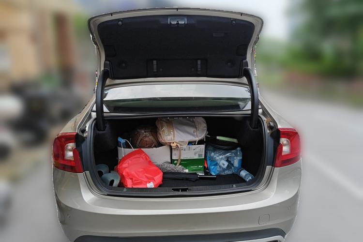 Used Volvo S60 2015 S60L 2.0T Zhiyuan Edition