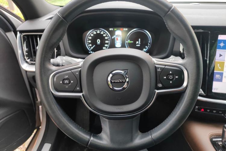 Used Volvo S60 New Energy 2021 T8 E-Drive Hybrid Four-Wheel Drive Smart Luxury Edition Steering Wheel