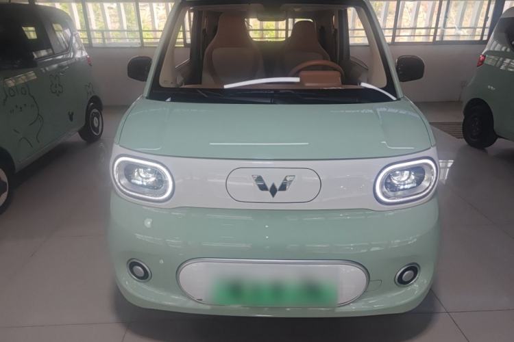 Used Wuling Hongguang MINIEV 2024 3rd Generation 215km Youth Edition Front