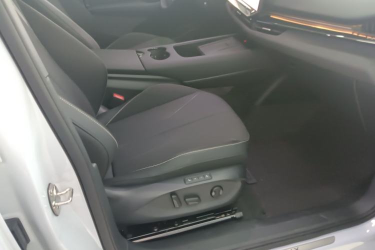 Used Volkswagen ID.UNYX 2024 Pro Long-Range Version