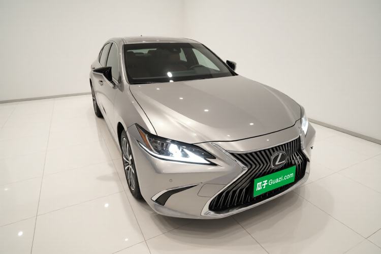 Used Lexus ES 2020 300h Premier Edition Exterior 1
