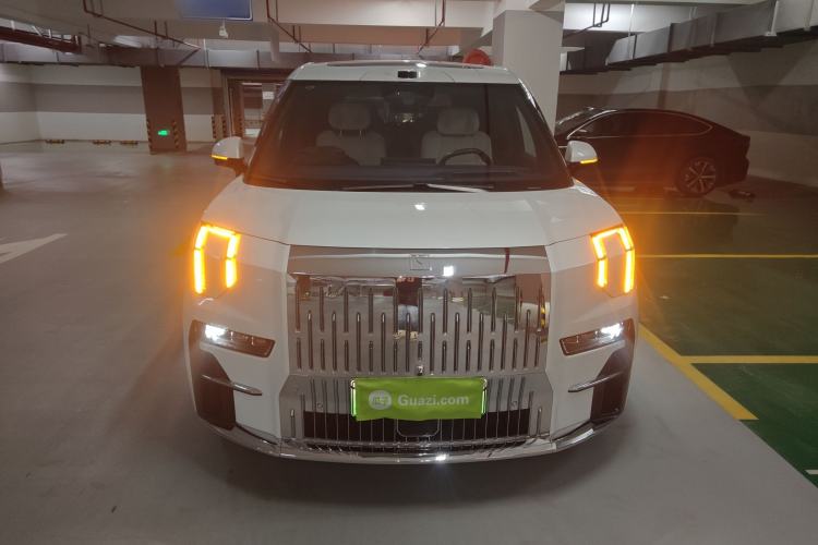 Used Zeekr 009 2024 Six-Seat Executive Version 4WD 108 kWh
