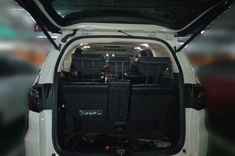 Used Honda Elysion 2022 2.0L eHEV Luxury First Edition Trunk