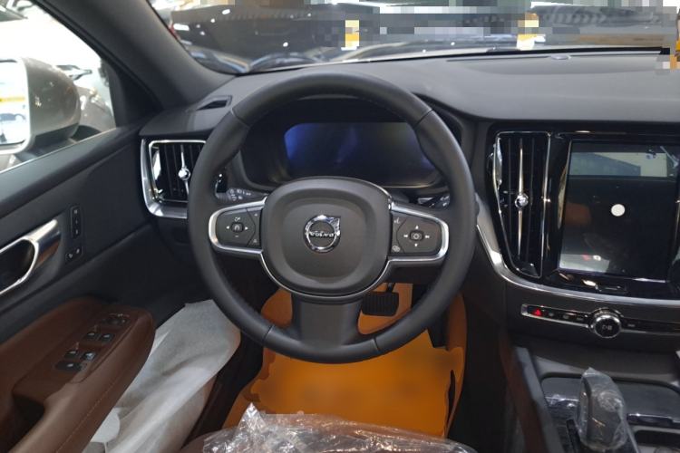 Used Volvo S60 2026 Model B4 Zhiyi Luxury Edition