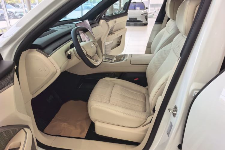 Used ONVO Luxeed L90 2025 Model—Ultra Six-Seater Version