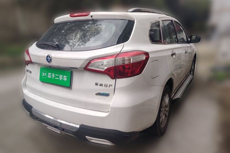 Used Venucia T70 2015 2.0L CVT Smart Edition
