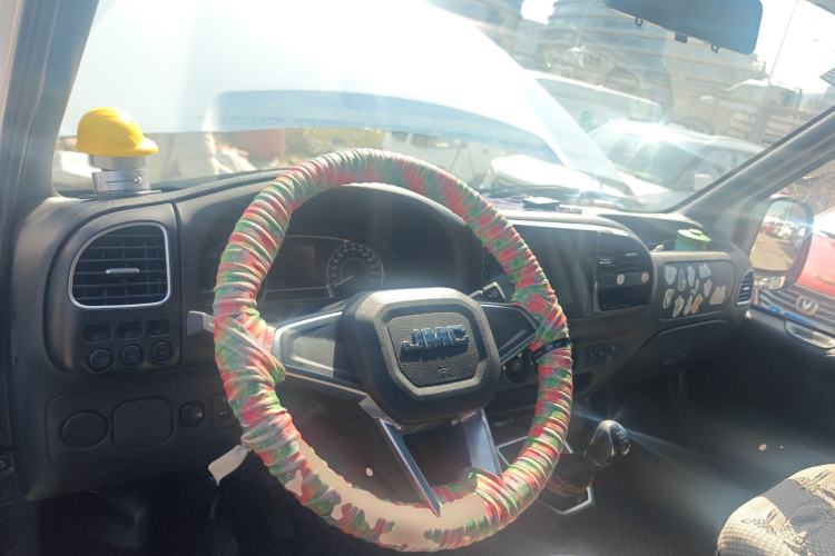 Used JMC Transit 2021 2.8T Space King Taurus Long Wheelbase Mid-Height Rear Single Tire – Step 6-Seater Diesel Euro VI JX493 Center Console