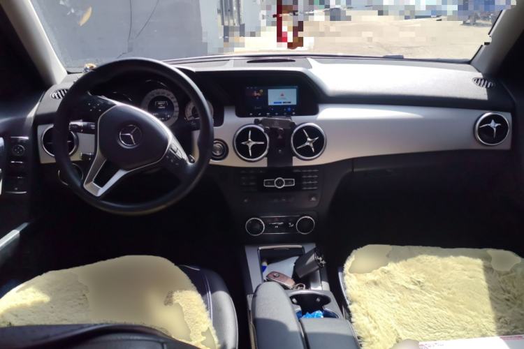 Used Mercedes-Benz GLK-Class 2013 GLK 300 4MATIC Dynamic Sunroof Model Center Console