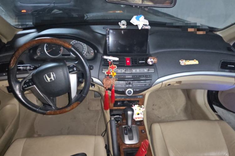 Used Honda Accord 2012 2.4L SE Center Console