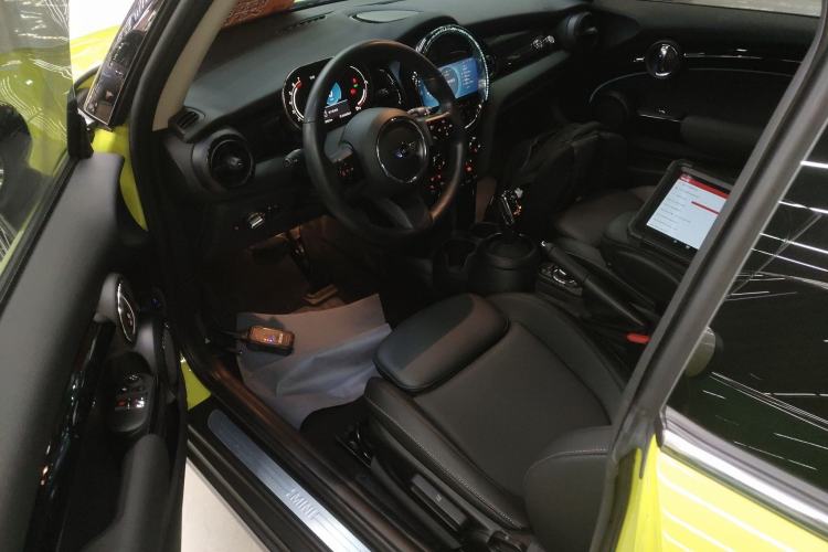 Used MINI 2023 1.5T COOPER Artist