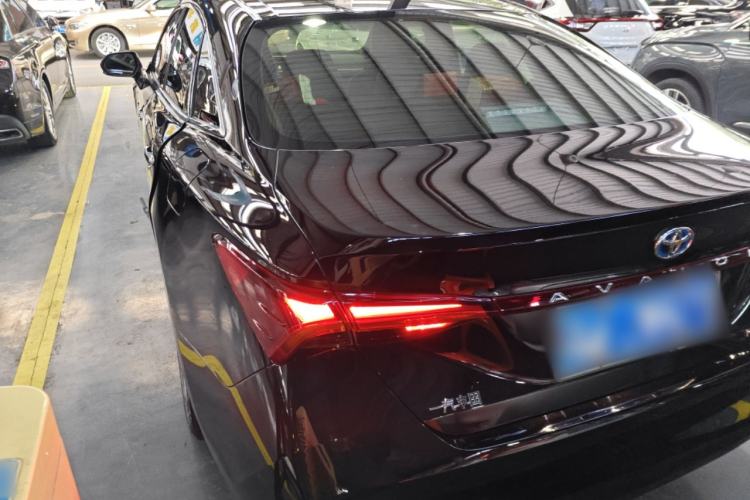 Used Toyota Avalon 2019 Dual-Engine 2.5L Luxury Edition China VI Standard