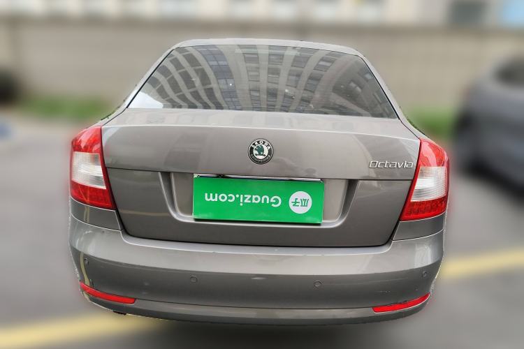 Used Skoda Octavia 2013 1.6L Manual Eado Edition
