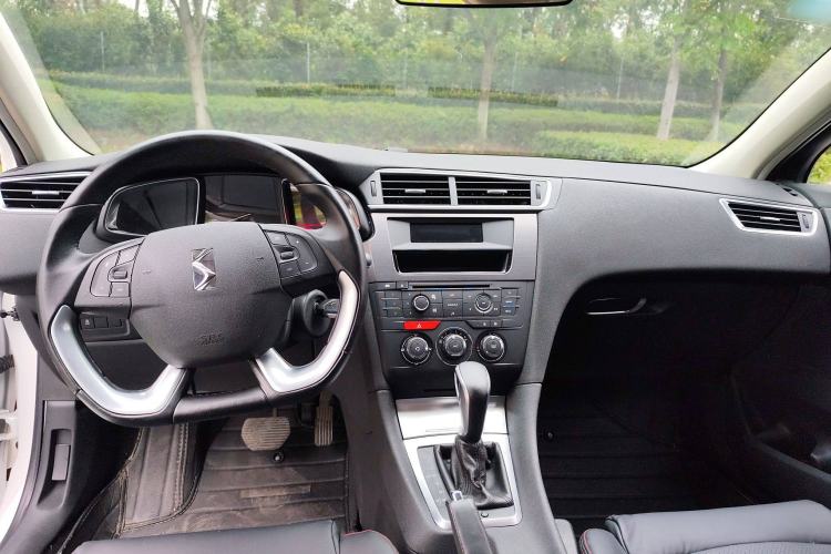 Used DS 5LS 2015 1.6T Comfort Edition THP160