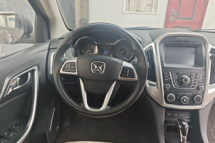 Used JMC Yusheng S350 2013 2.4T Automatic 2WD Diesel Luxury Edition 5 Seats Steering Wheel