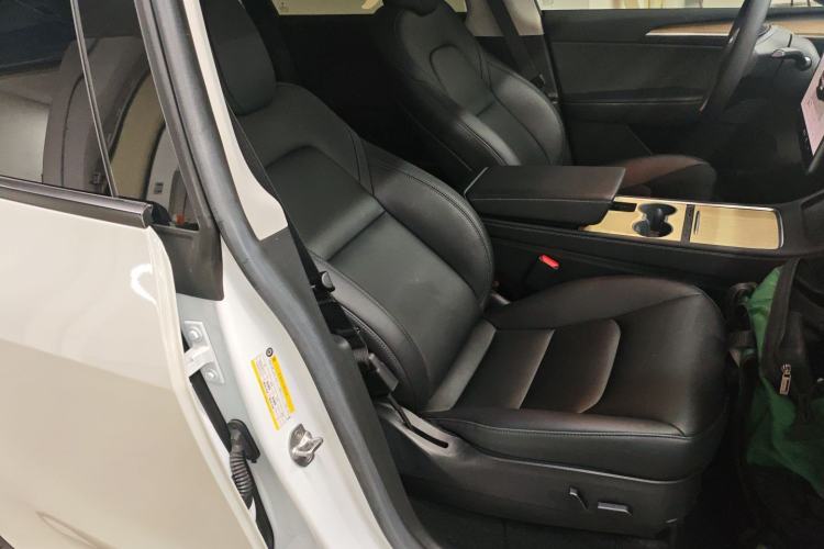 Used Tesla Model Y 2022 Long-Range All-Wheel-Drive Version