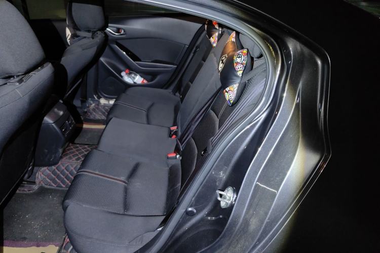 Used Mazda 3 Axela 2017 Sedan 1.5L Automatic Luxury Model China VI Standard