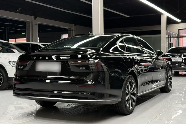 Used Volvo S90 2026 B5 Zhiyi Luxury Edition
