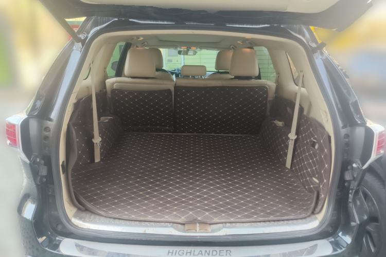 Used Toyota Highlander 2015 2.0T Four-Wheel Drive Luxury Edition 7-Seater Trunk