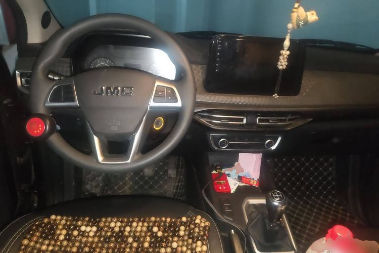 Used JMC Baodian 2023 2.5T Diesel Two-Wheel Drive Comfort Edition Flat-Base Cargo Bed Long Wheelbase JX4D25A6L