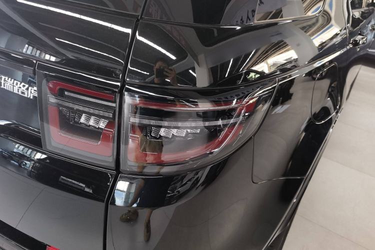 Used Land Rover Discovery Sport New Energy 2023 1.5T P300e Plug-in Hybrid Electric Version Right Rear Taillight