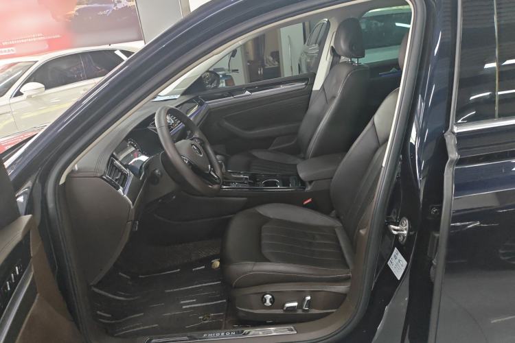 Used Volkswagen Phideon 2021 380TSI Luxury Edition Left Front Seat