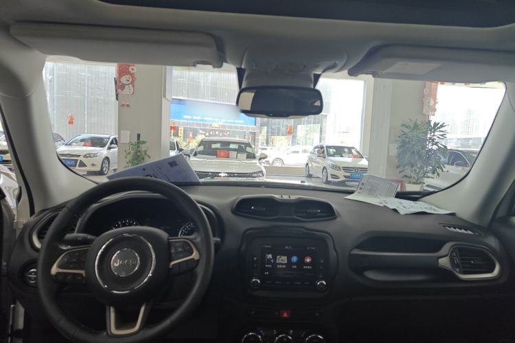 Used Jeep Renegade 2017 180TS Automatic All-Wheel Drive Versatile Edition