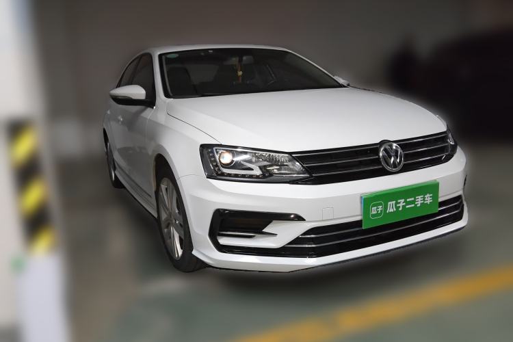 Used Volkswagen Sagitar 2018 280TSI DSG Ignite Edition Front Right 45 Deg