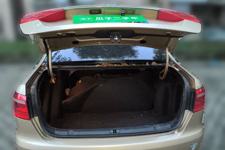 Used Volkswagen Lavida 2013 Revised Classic 1.6L Automatic Fashion Edition Trunk