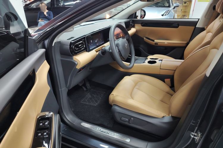 Used Leapmotor C01 2024 Range-Extended 316 Deluxe Edition Driver Seat