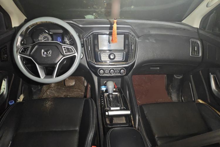 Used JMC Yusheng S350 2016 2.0T Automatic Two-Wheel Drive Gasoline Luxury Version with Sunroof 5 Seats
