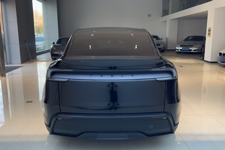 Used Tesla Model Y 2025 Rear-Wheel-Drive Version