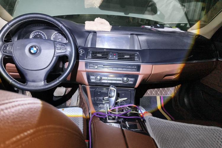 Used BMW 5 Series 2014 520Li Elegant Model
