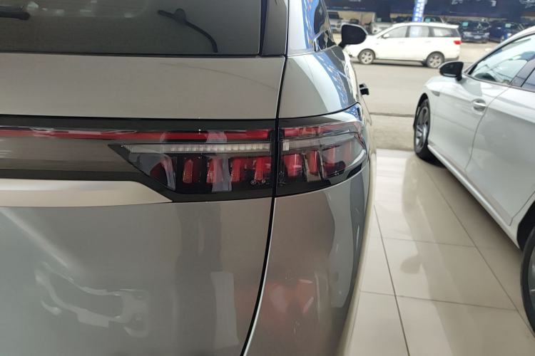 Used Chery Tiggo 9 2023 Updated Version 2.0T Dual-Clutch Two-Wheel Drive Leading Edition 5 Seats Right Rear Taillight