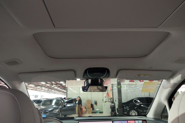 Used VOYAH Dream 2025 PHEV Four-Wheel-Drive Flagship Kunpeng Edition
