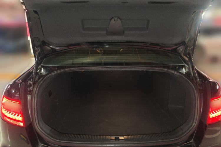 Used Audi A6L 2011 2.8 FSI Luxury Model Trunk