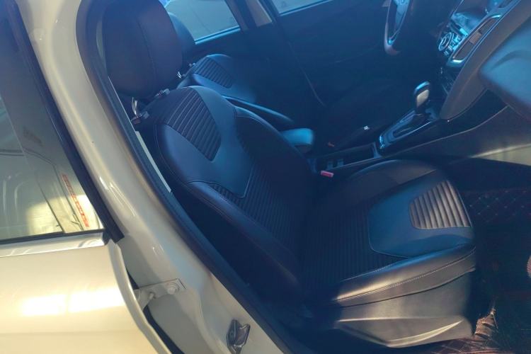 Used Ford Focus 2017 Sedan 1.6L Automatic Fashion Edition Smart Drive Version