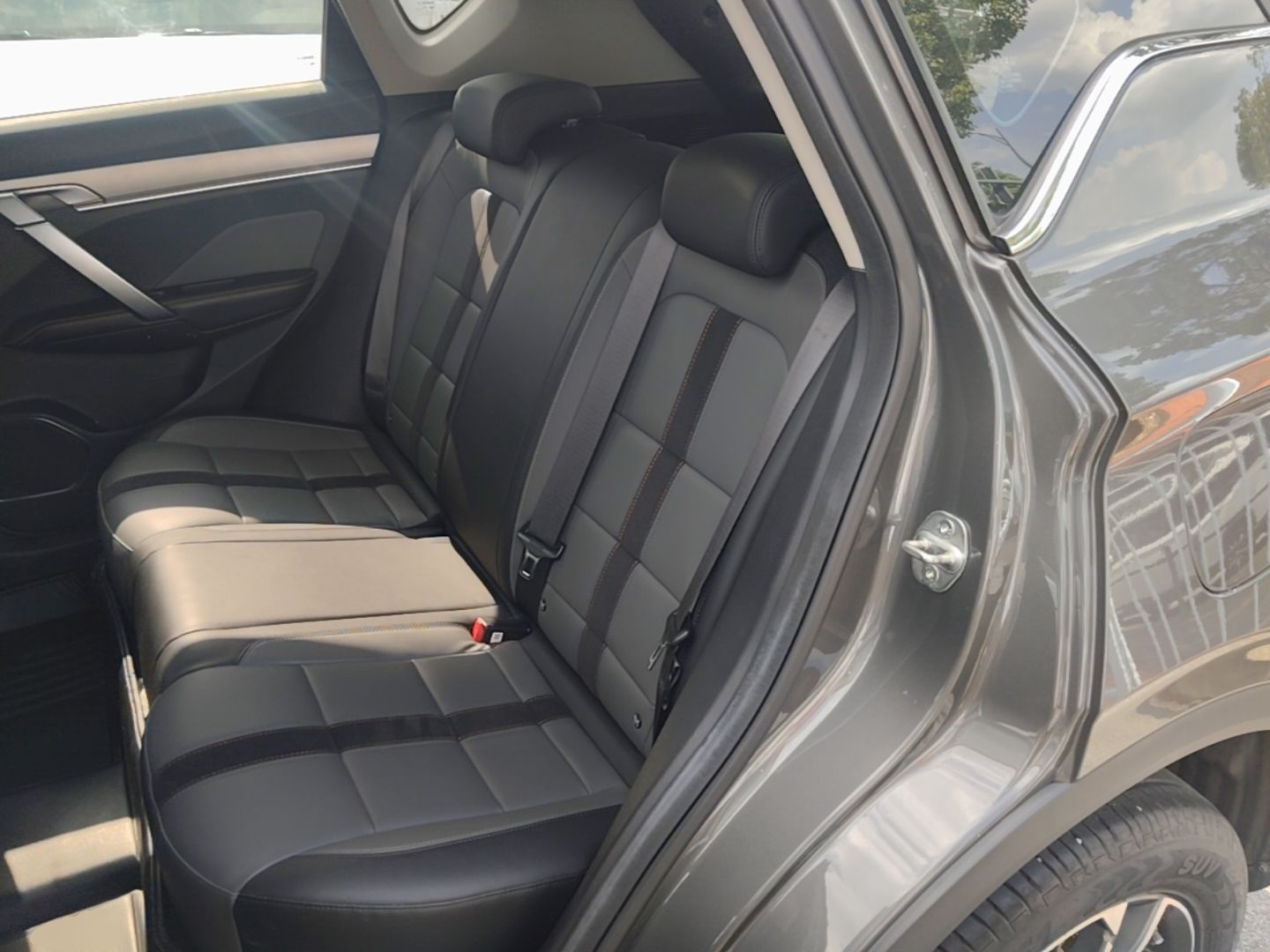 Geely Auto Coolray 2023 1.5T DCT Platinum Edition — снимка 20