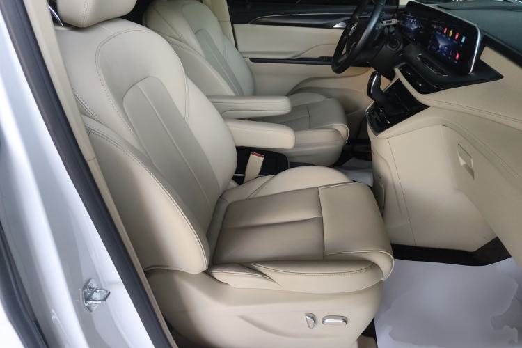 Used Buick GL8 2023 ES Lu Zun Deluxe Model Right Front Seat