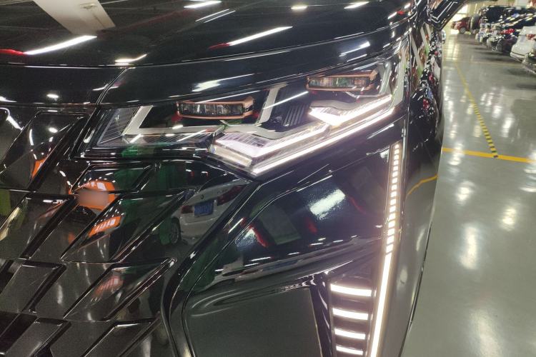 Used Denza D9 2024 DM-i 980 Four-Wheel Drive Prestige Model
