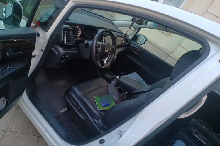 Used Honda Elysion 2016 2.4L Luxury Edition
