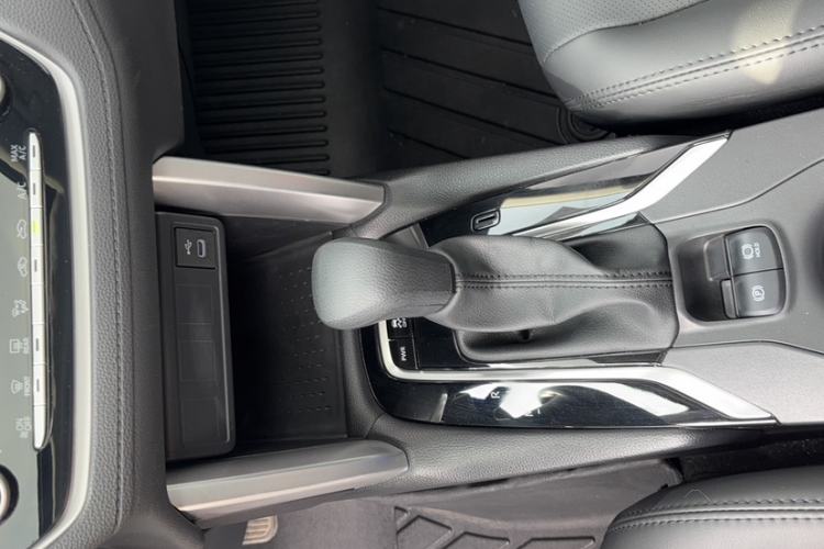 Used Toyota Corolla Cross 2024 2.0L Elite Edition Interior 6