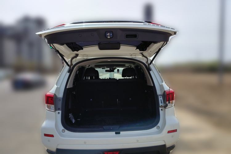 Used Nissan Terra 2018 2.5L Automatic 4x4 Flagship Edition
