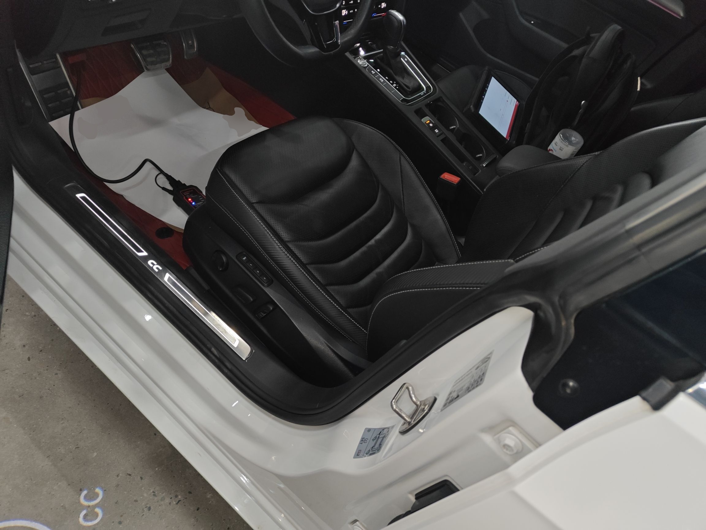 Переднее сиденье в автомобиле