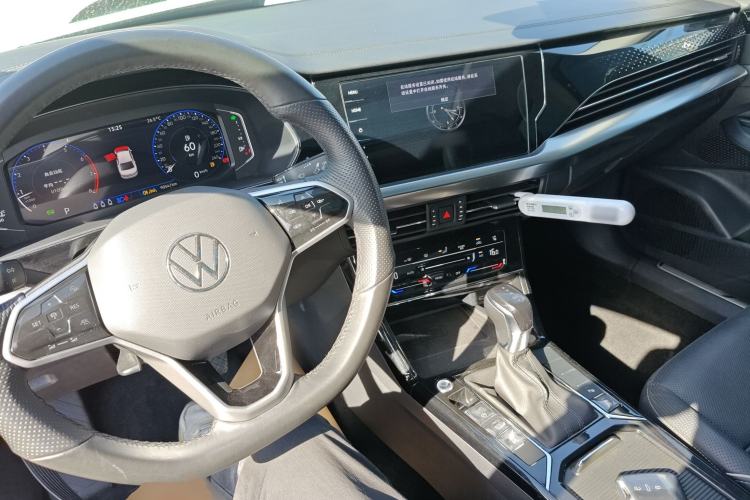 Used Volkswagen Passat 2023 Restyled 330TSI Starry Luxury Edition Center Console