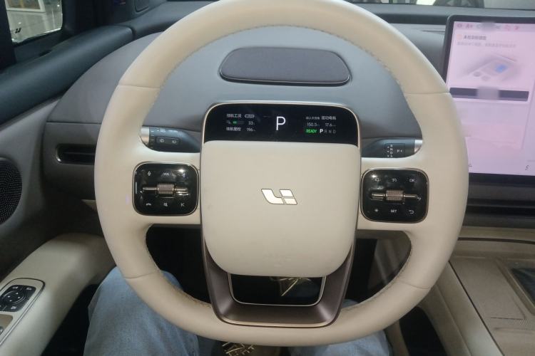 Used Li Auto i6 2025 Model Two-Wheel-Drive Standard Type
