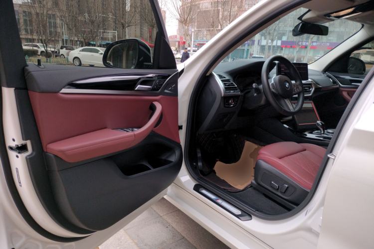 Used BMW X3 2023 xDrive25i M Sport Package Driver Seat