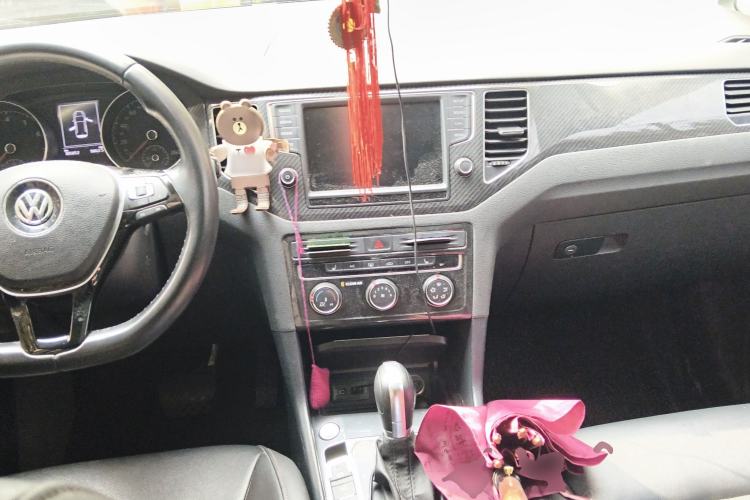 Used Volkswagen Golf Sportsvan 2016 280TSI Automatic Flagship Model Center Console