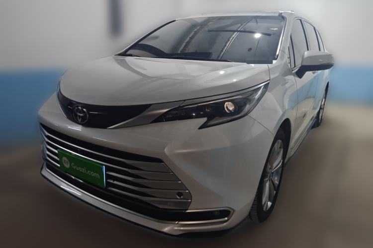 Used Toyota Sienna 2024 2.5L Hybrid Platinum Edition