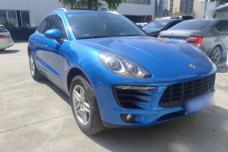 Used Porsche Macan 2017 Macan 2.0T Front Right 45 Deg